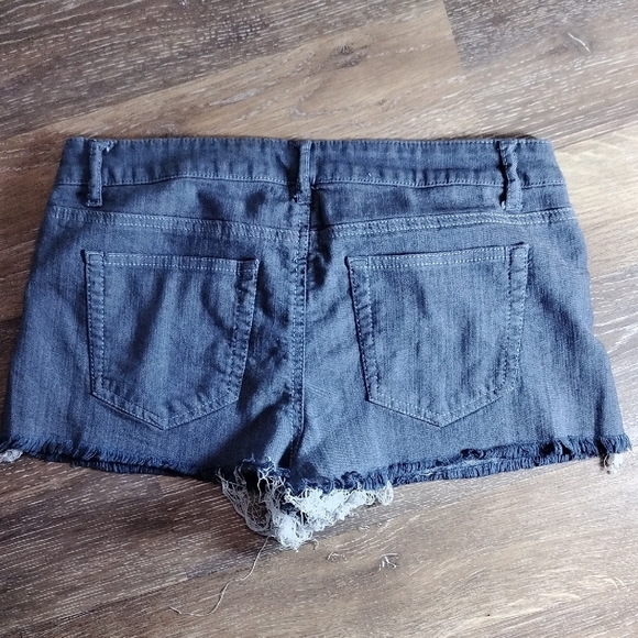 Forever 21 Gray Jean Shorts Frayed Hem - Picture 3 of 3